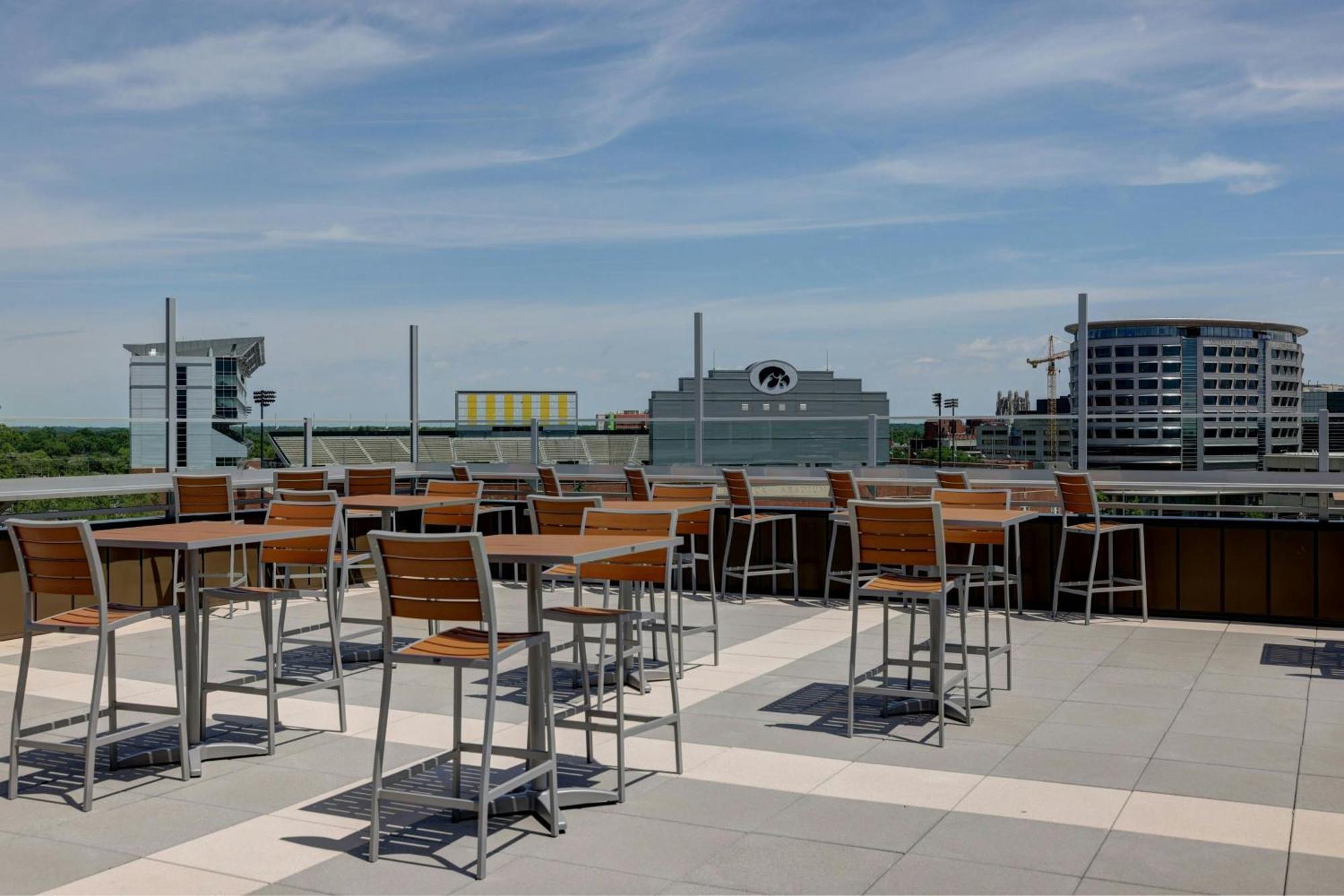 Courtyard By Marriott Iowa City University Heights Hotel Exterior photo